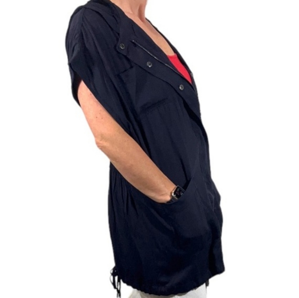 UNIQ Short Sleeve Zipper Hoodie,NWT, Large